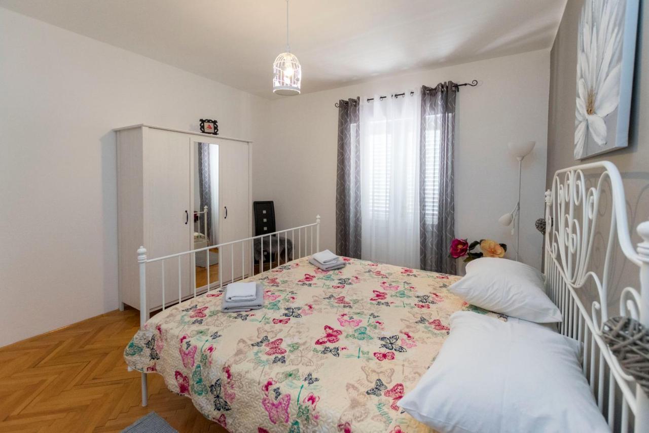פרימוסטן Apartments Zmika מראה חיצוני תמונה