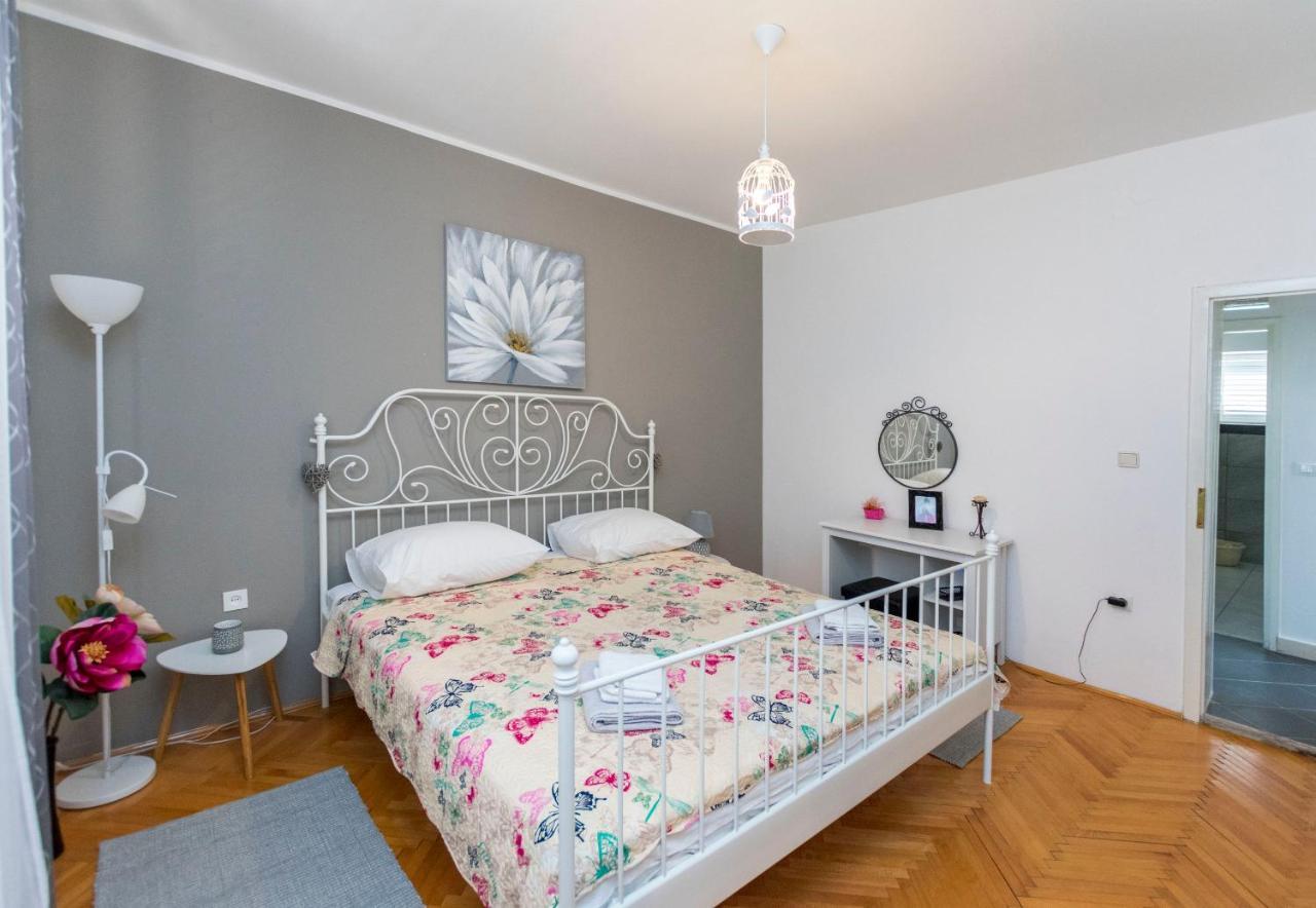פרימוסטן Apartments Zmika מראה חיצוני תמונה