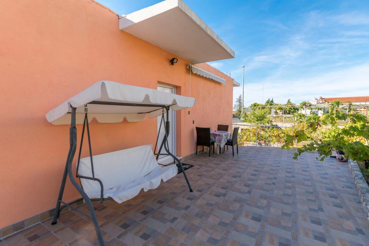פרימוסטן Apartments Zmika מראה חיצוני תמונה