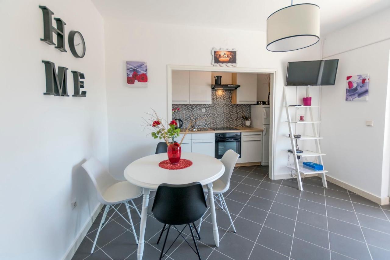 פרימוסטן Apartments Zmika מראה חיצוני תמונה