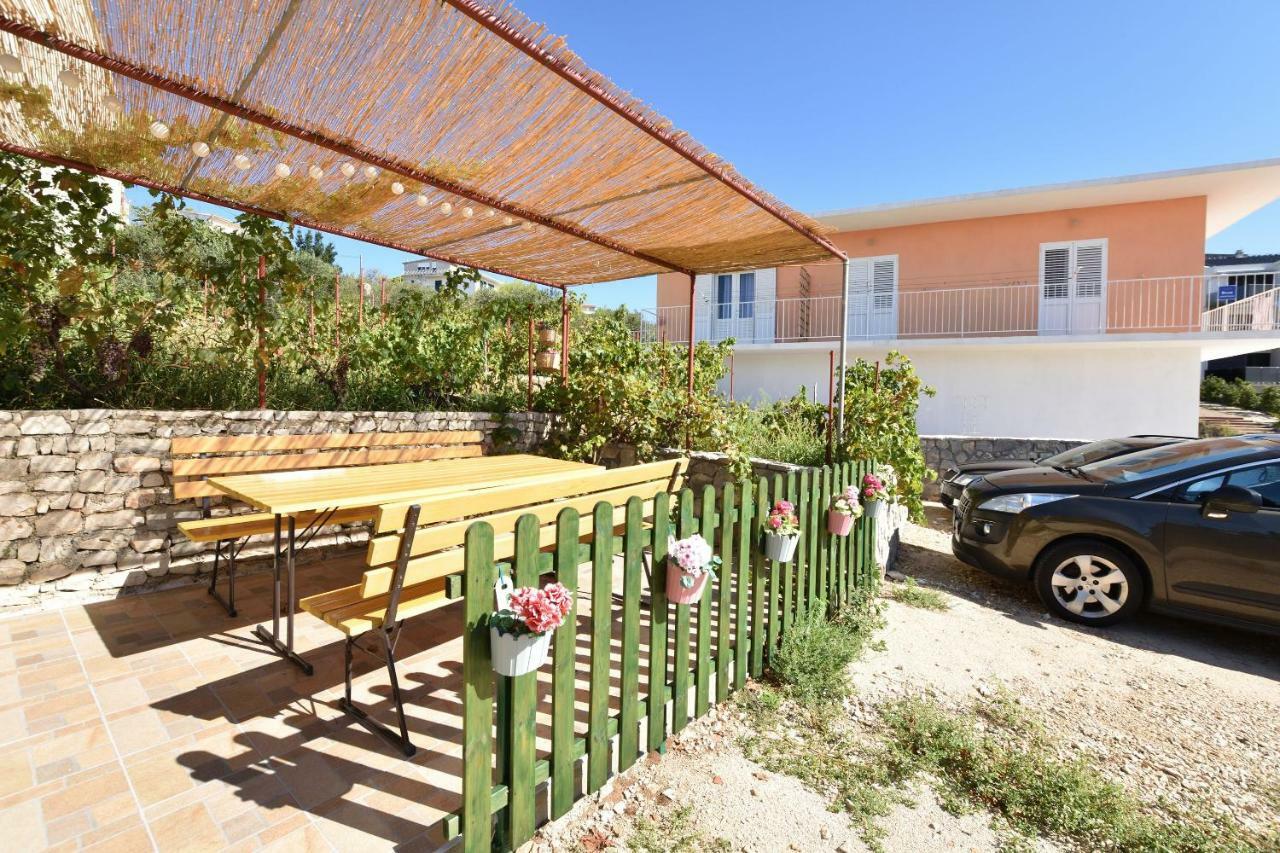 פרימוסטן Apartments Zmika מראה חיצוני תמונה