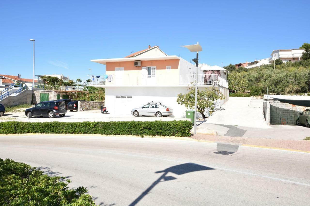 פרימוסטן Apartments Zmika מראה חיצוני תמונה